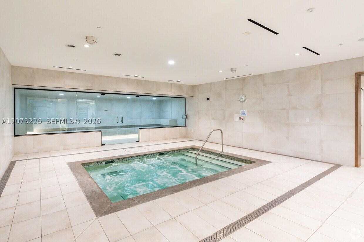 15811 Collins Ave #1702, Sunny Isles Beach FL 33160