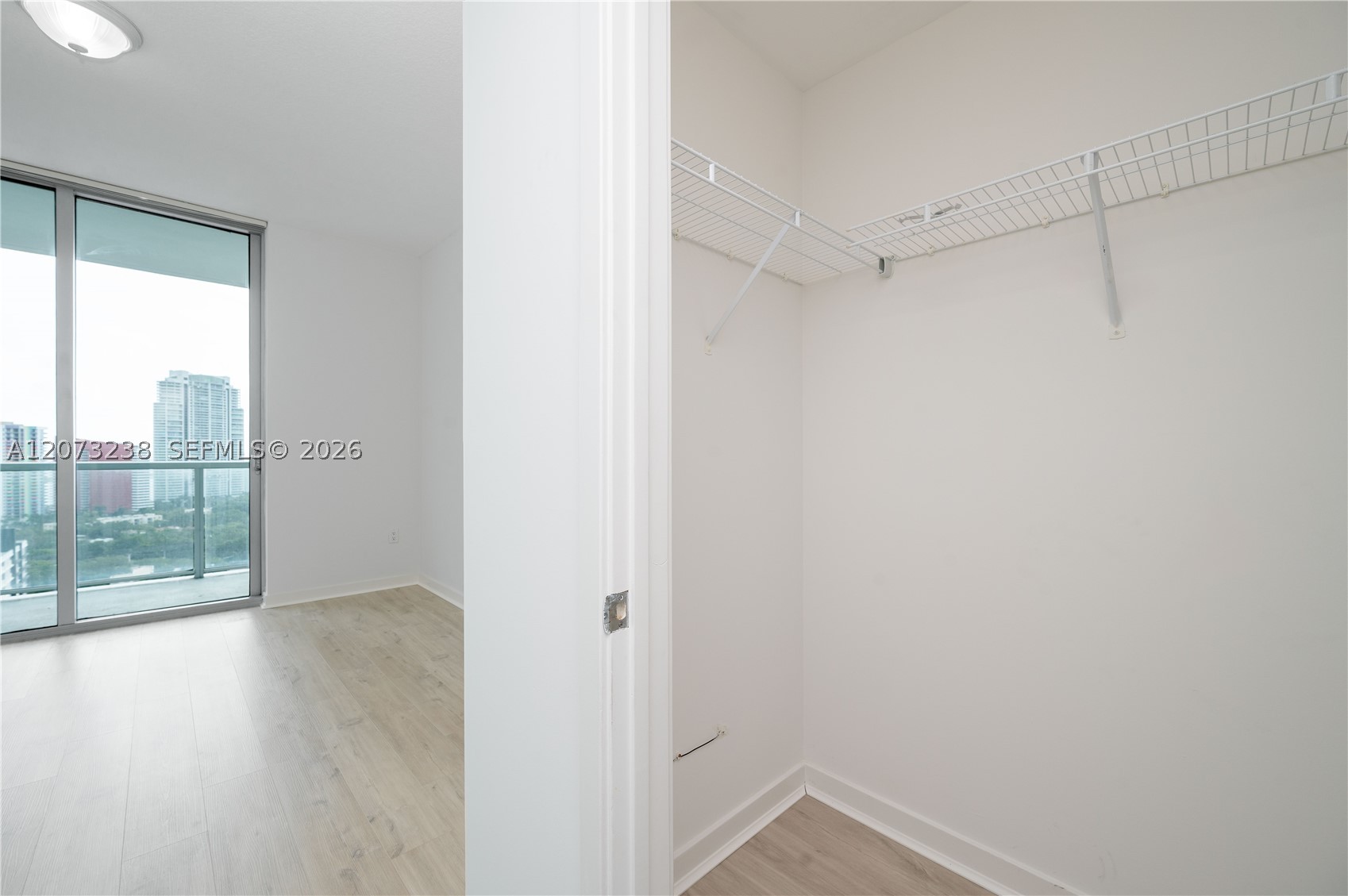 79 SW 12th St #2602-S, Miami FL 33130