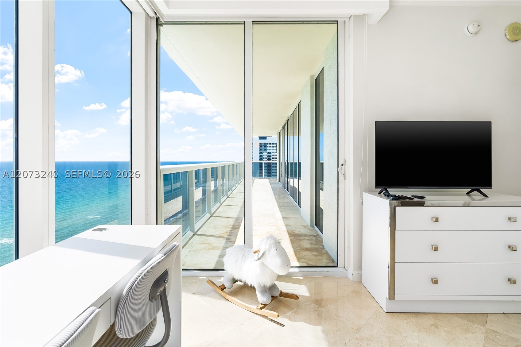 1830 Ocean Dr #1702, Hallandale Beach FL 33009