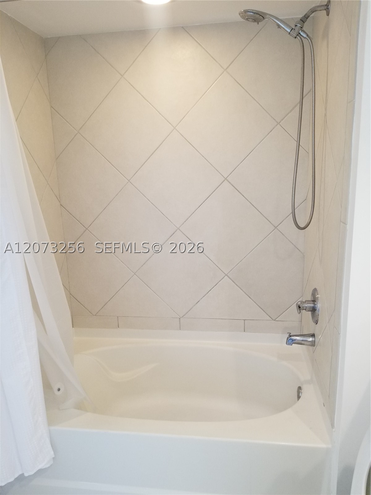 335 S Biscayne Blvd #3802, Miami FL 33131