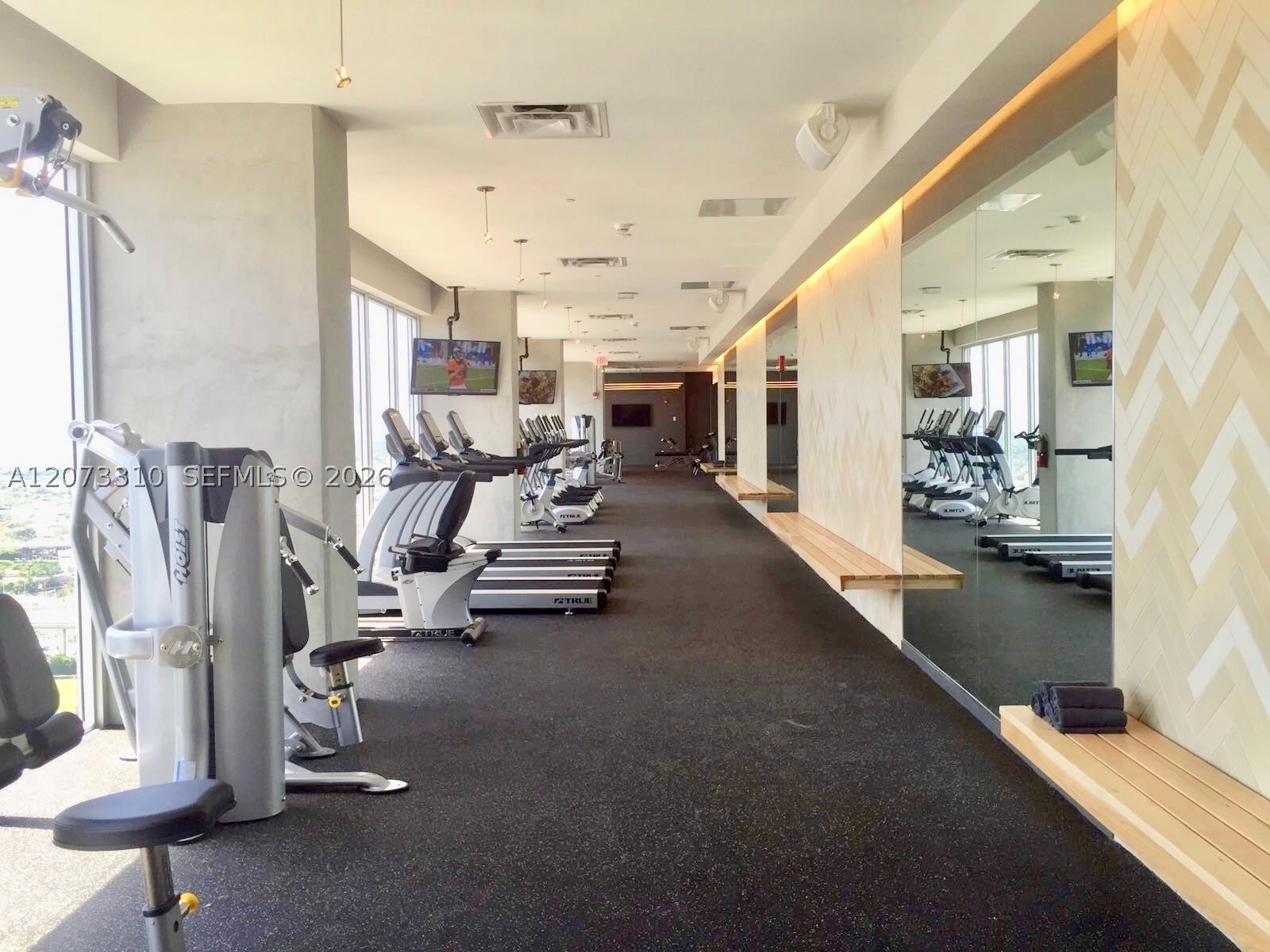 151 SE 1 St #PH 10, Miami FL 33131