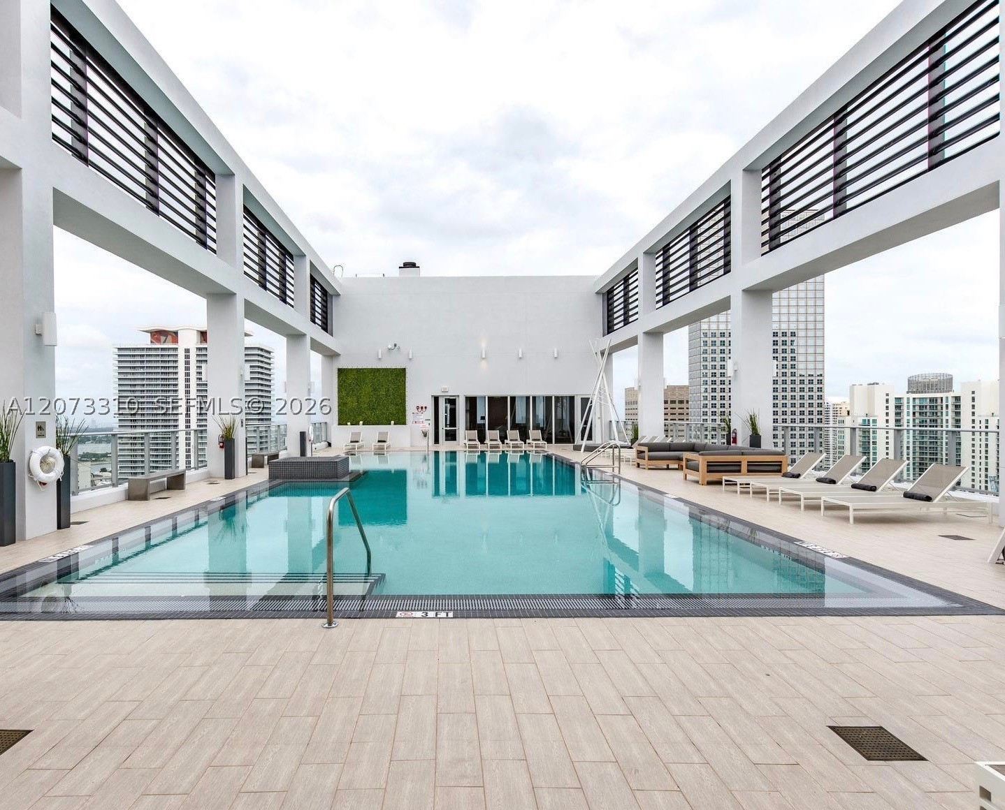 151 SE 1 St #PH 10, Miami FL 33131