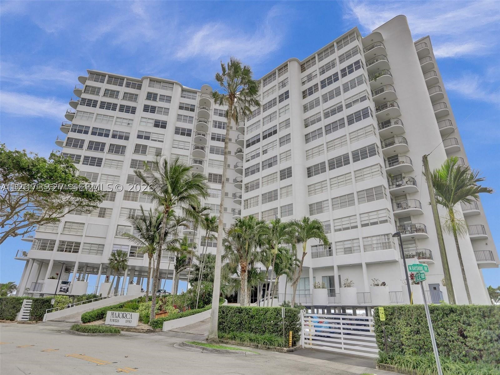 11930 N Bayshore Dr #1407, North Miami FL 33181
