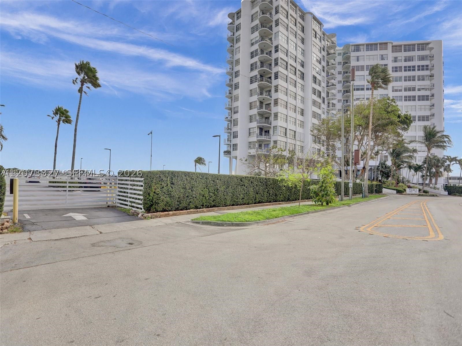 11930 N Bayshore Dr #1407, North Miami FL 33181