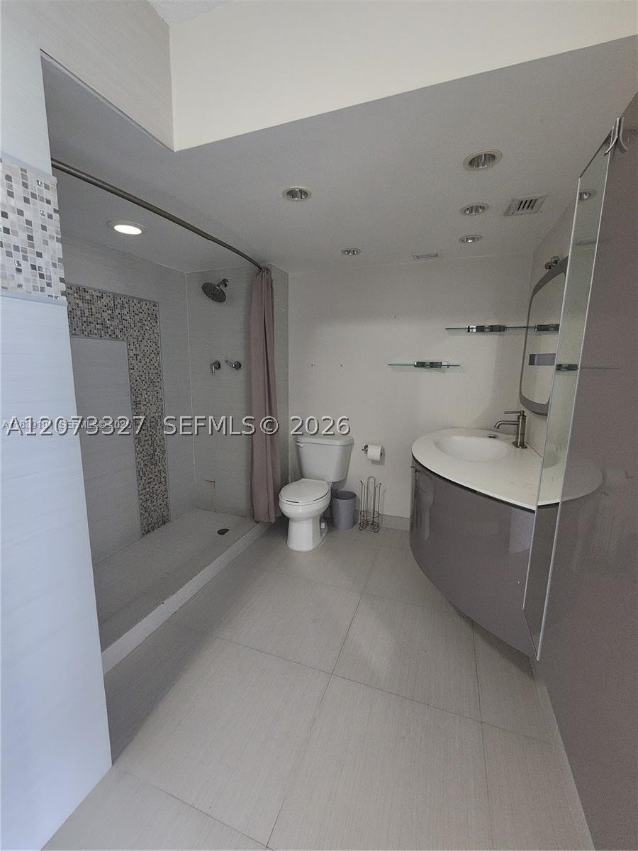 11930 N Bayshore Dr #1407, North Miami FL 33181