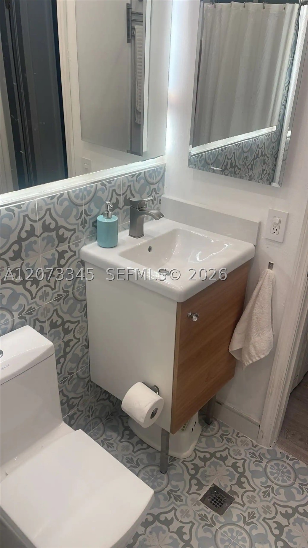 811 SW 11th St #811, Miami FL 33129