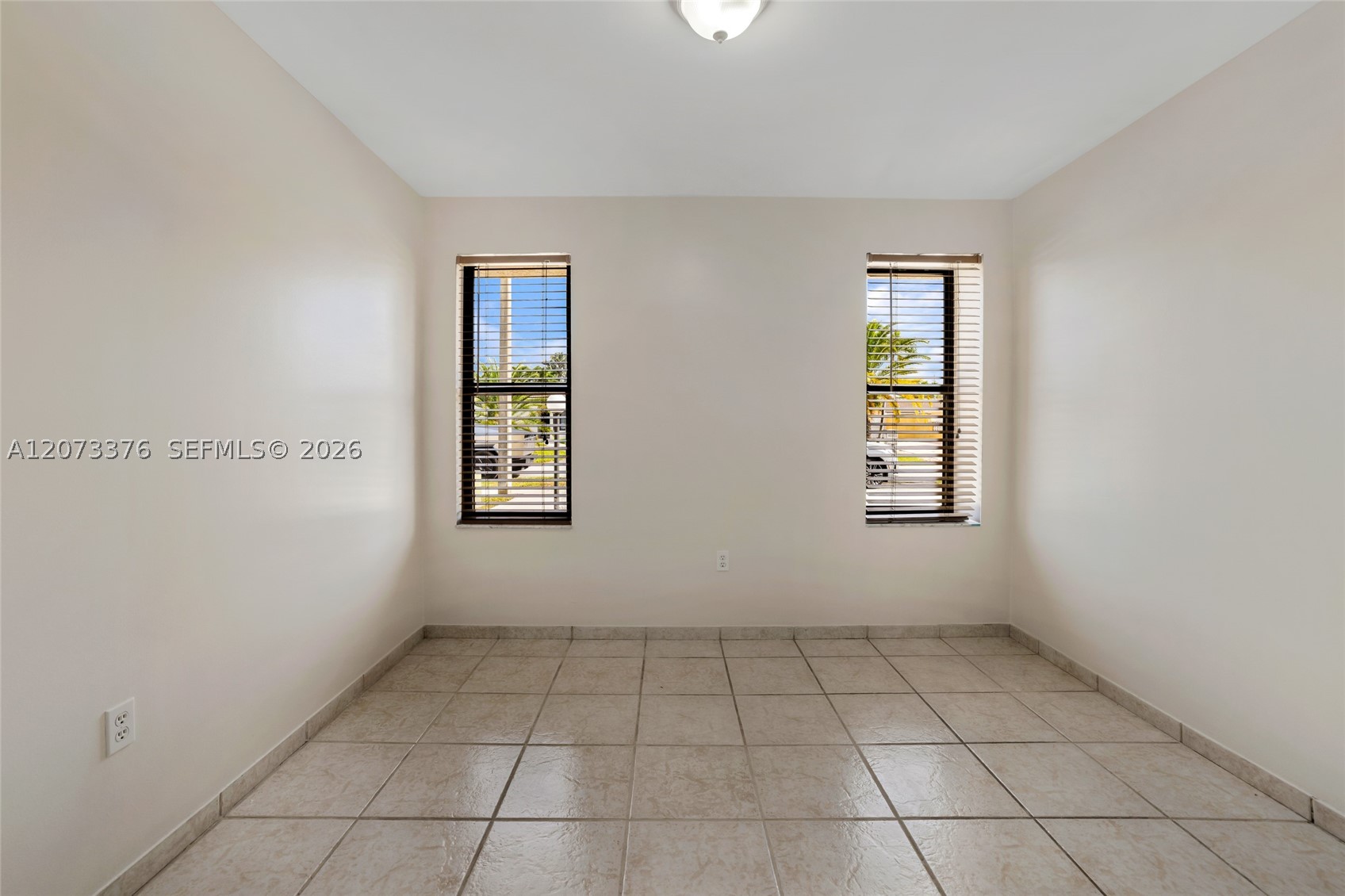 10212 NW 129th St, Hialeah Gardens FL 33018