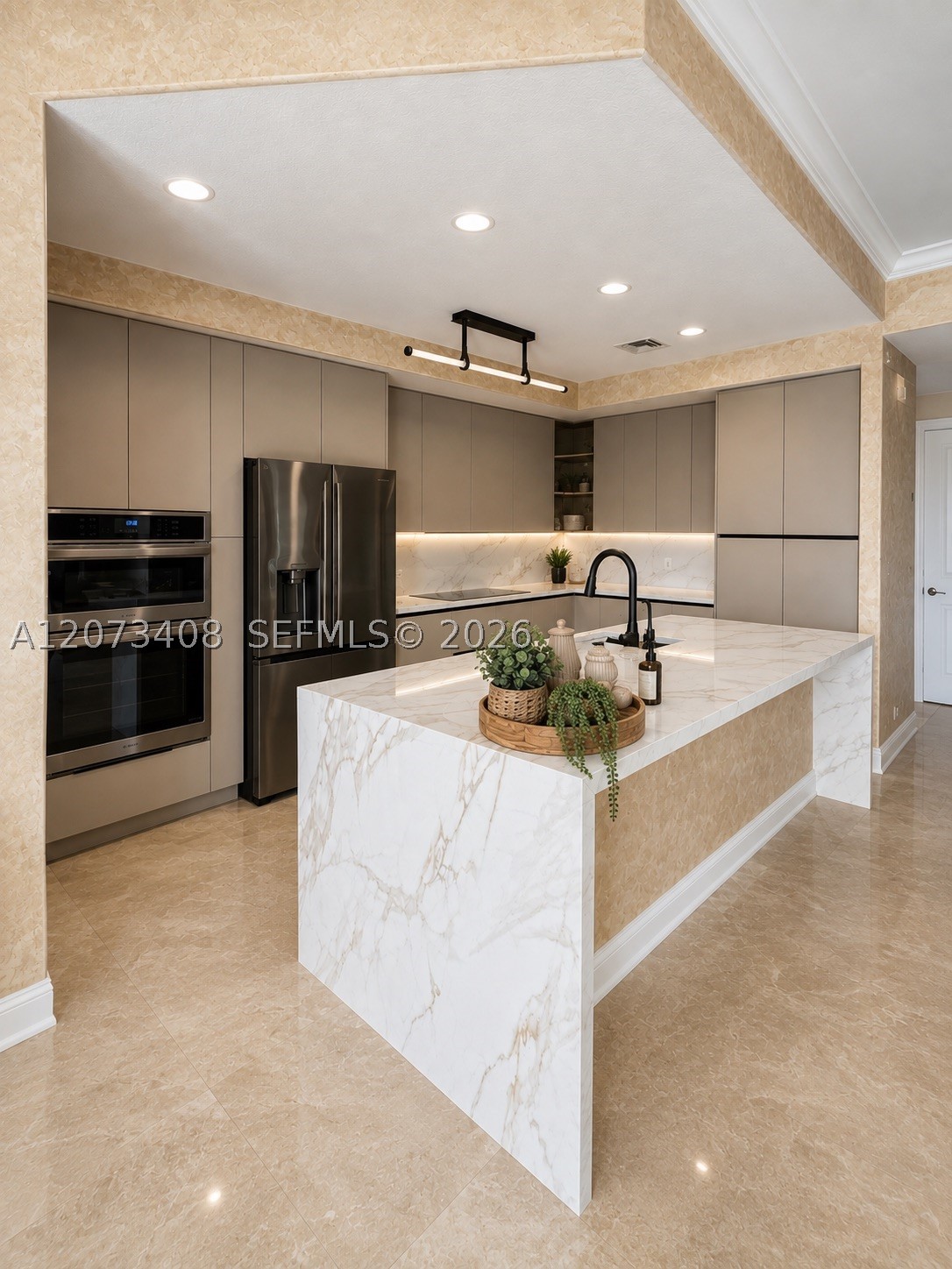 3225 NE 207th Ter, Aventura FL 33180