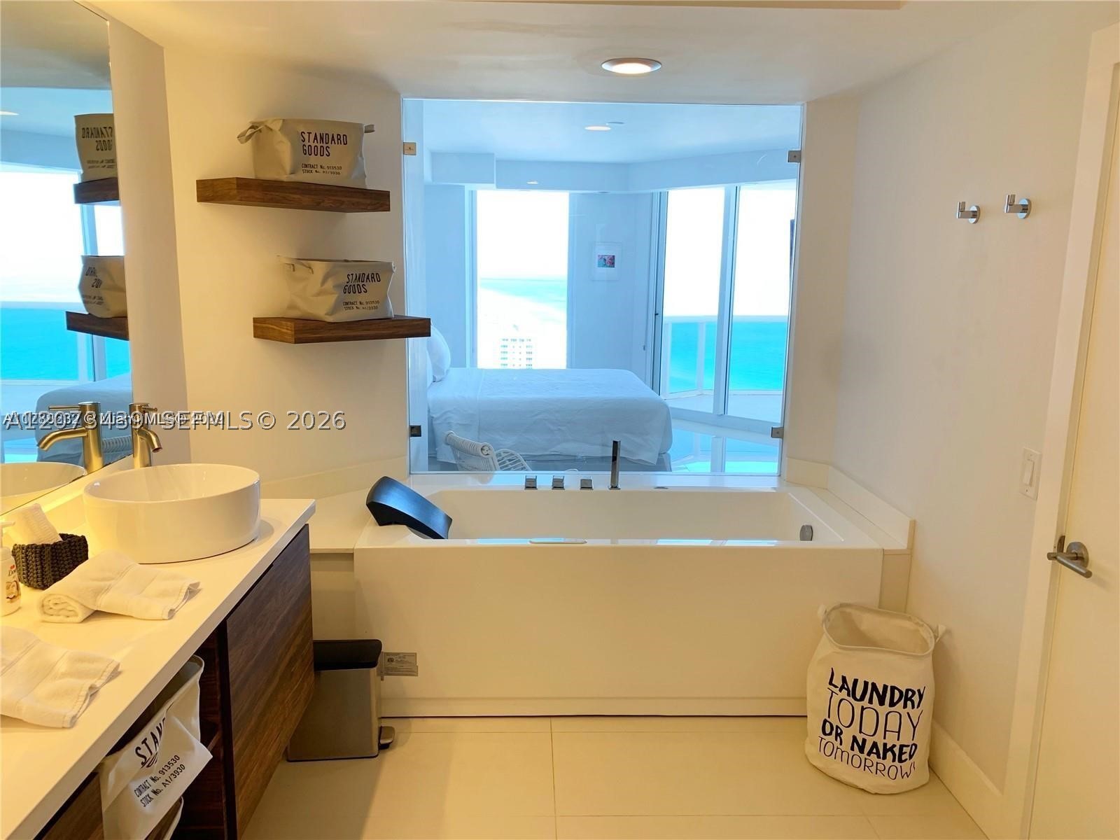 4779 Collins Ave #3708, Miami Beach FL 33140