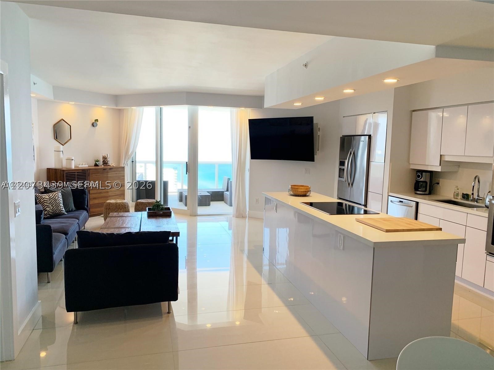 4779 Collins Ave #3708, Miami Beach FL 33140