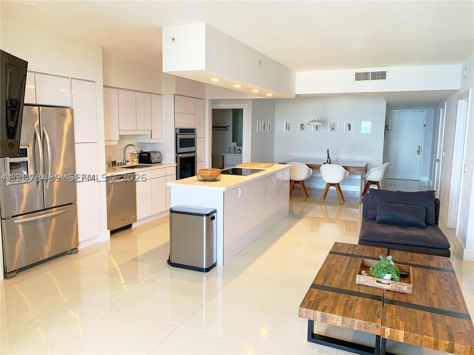 4779 Collins Ave #3708, Miami Beach FL 33140
