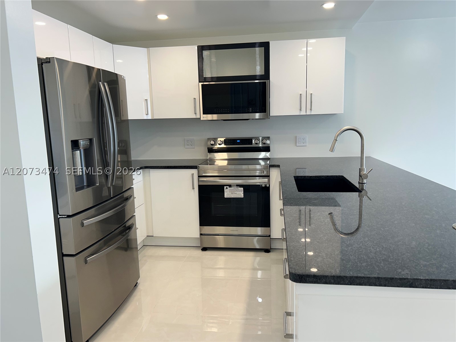 3550 NE 169th St #304, North Miami Beach FL 33160