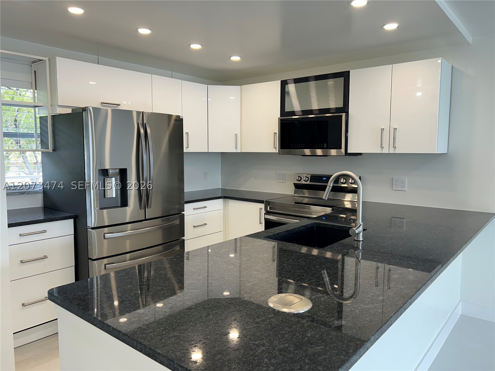 3550 NE 169th St #304, North Miami Beach FL 33160