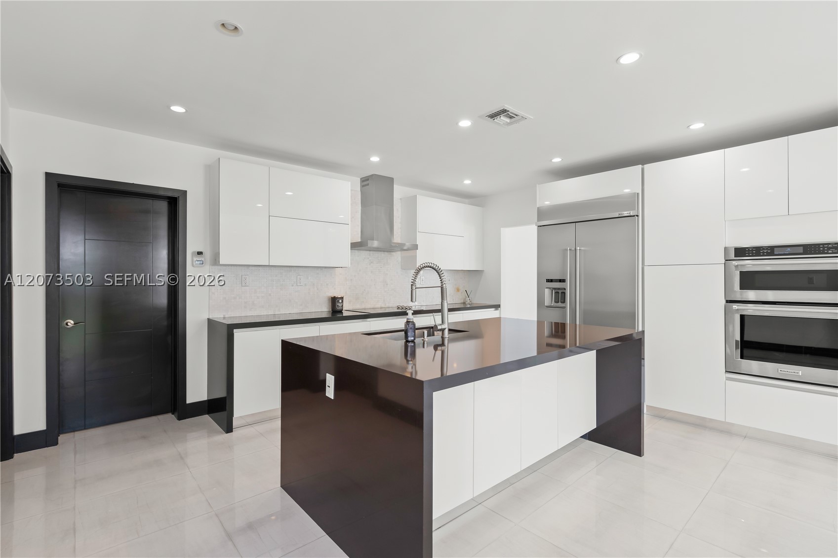 519 Alhambra Cir, Coral Gables FL 33134