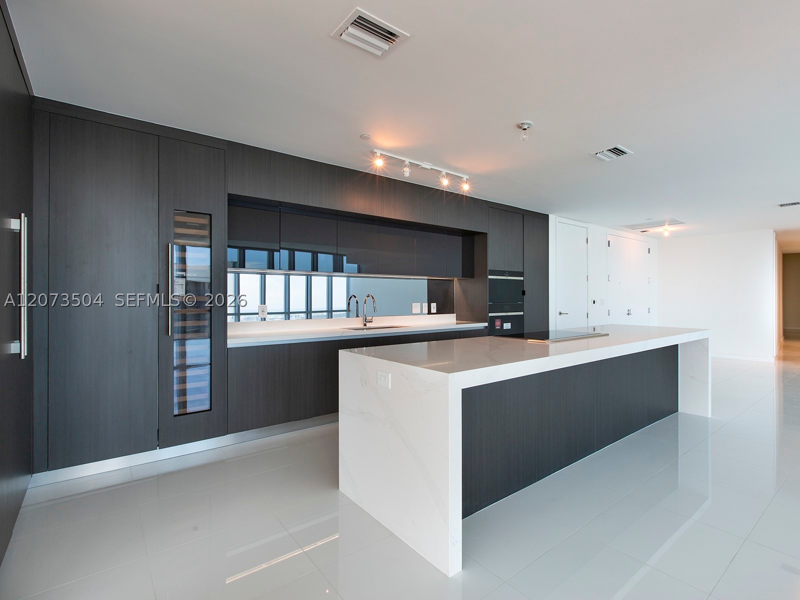 851 NE 1st Ave #PH5011, Miami FL 33132