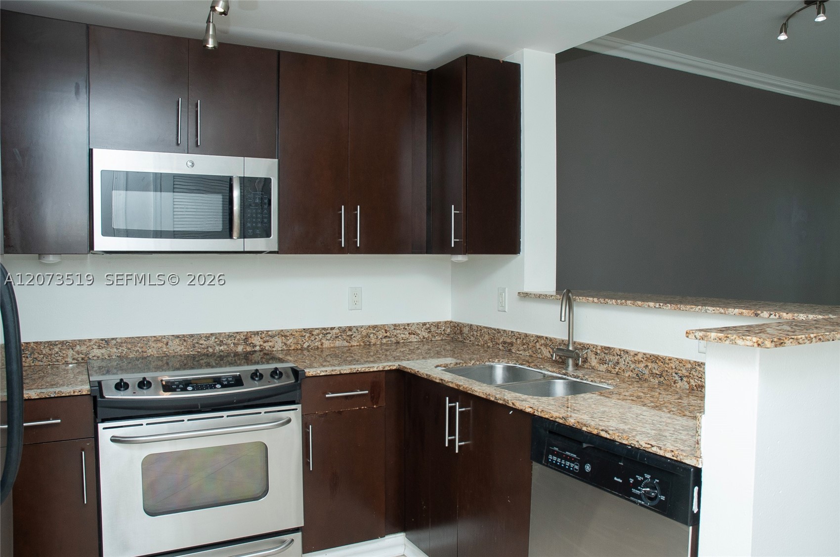 10 Aragon Ave #703, Coral Gables FL 33134