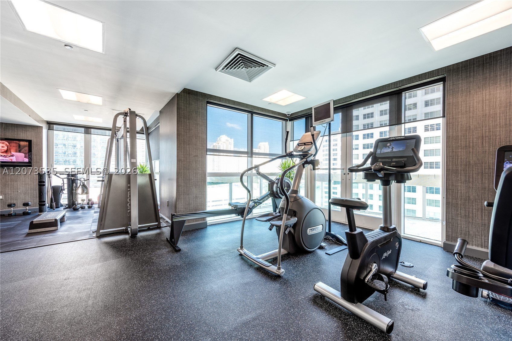 951 Brickell Ave #2709, Miami FL 33131