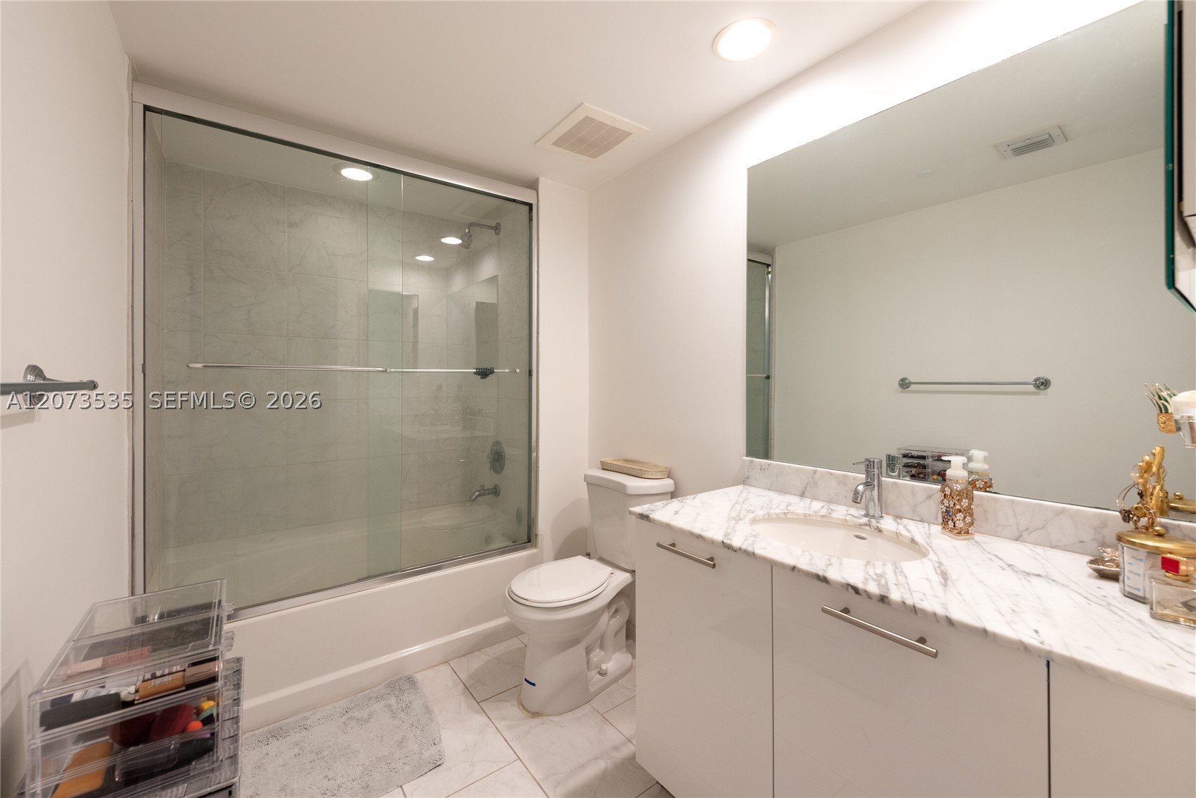 951 Brickell Ave #2709, Miami FL 33131
