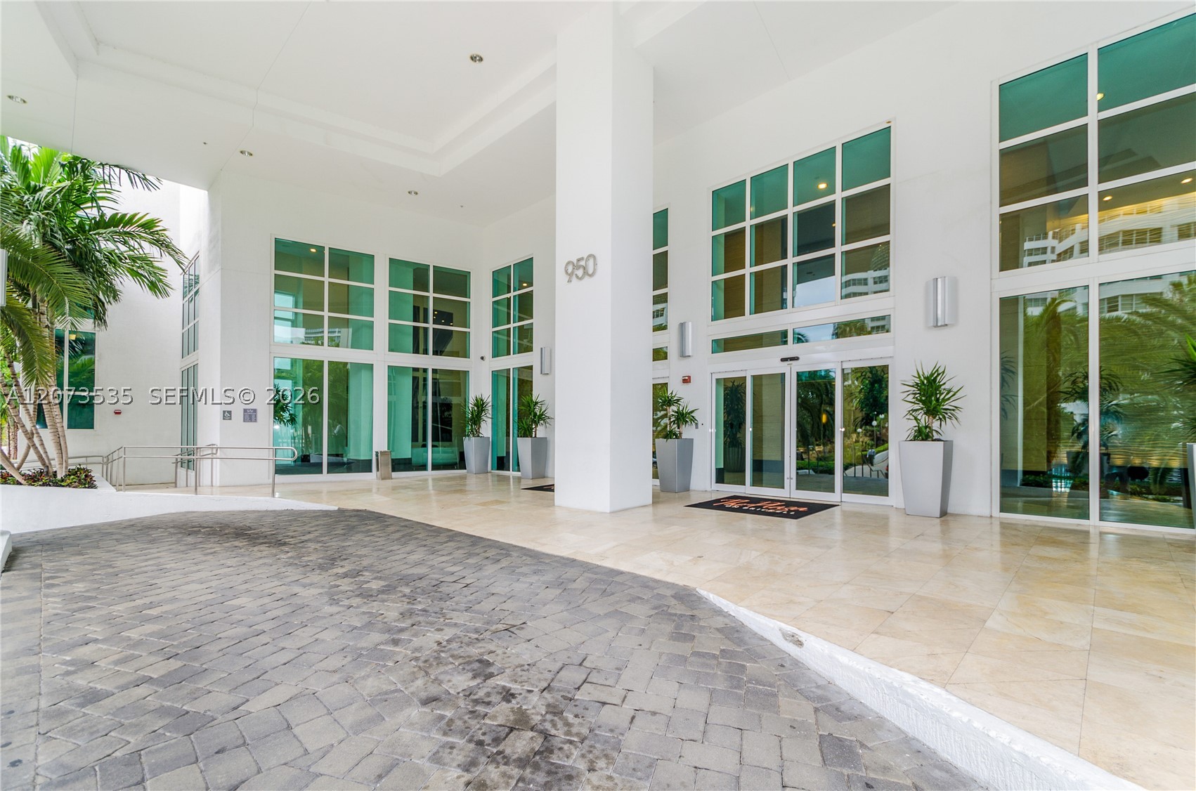 951 Brickell Ave #2709, Miami FL 33131