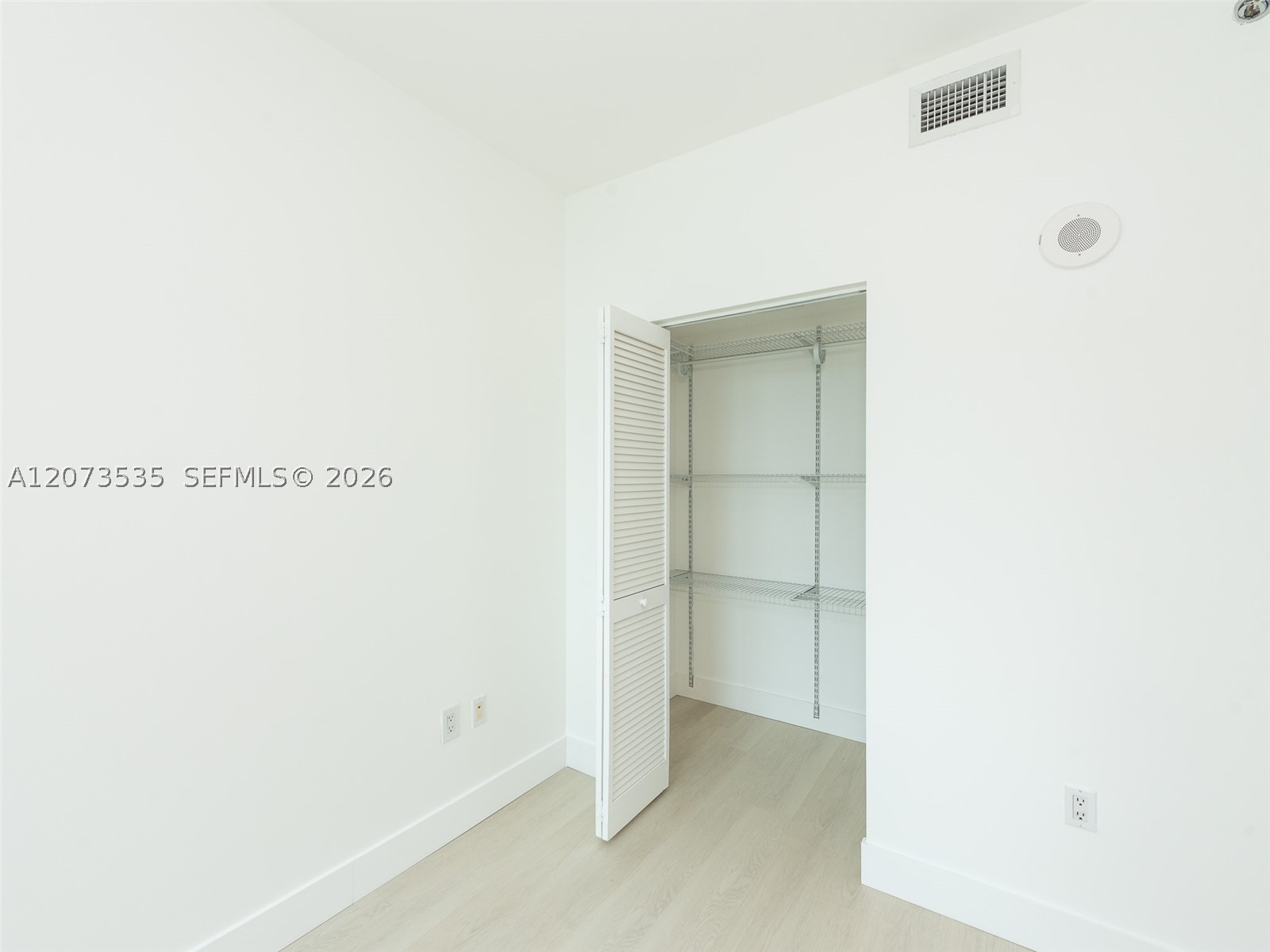 951 Brickell Ave #2709, Miami FL 33131