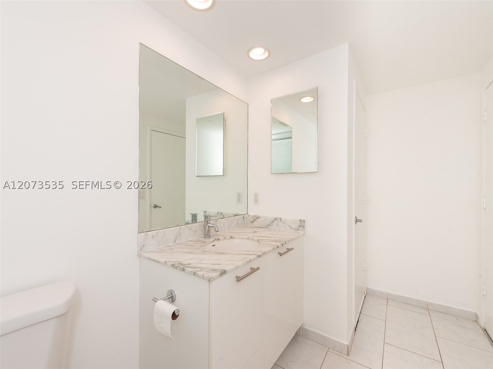 951 Brickell Ave #2709, Miami FL 33131