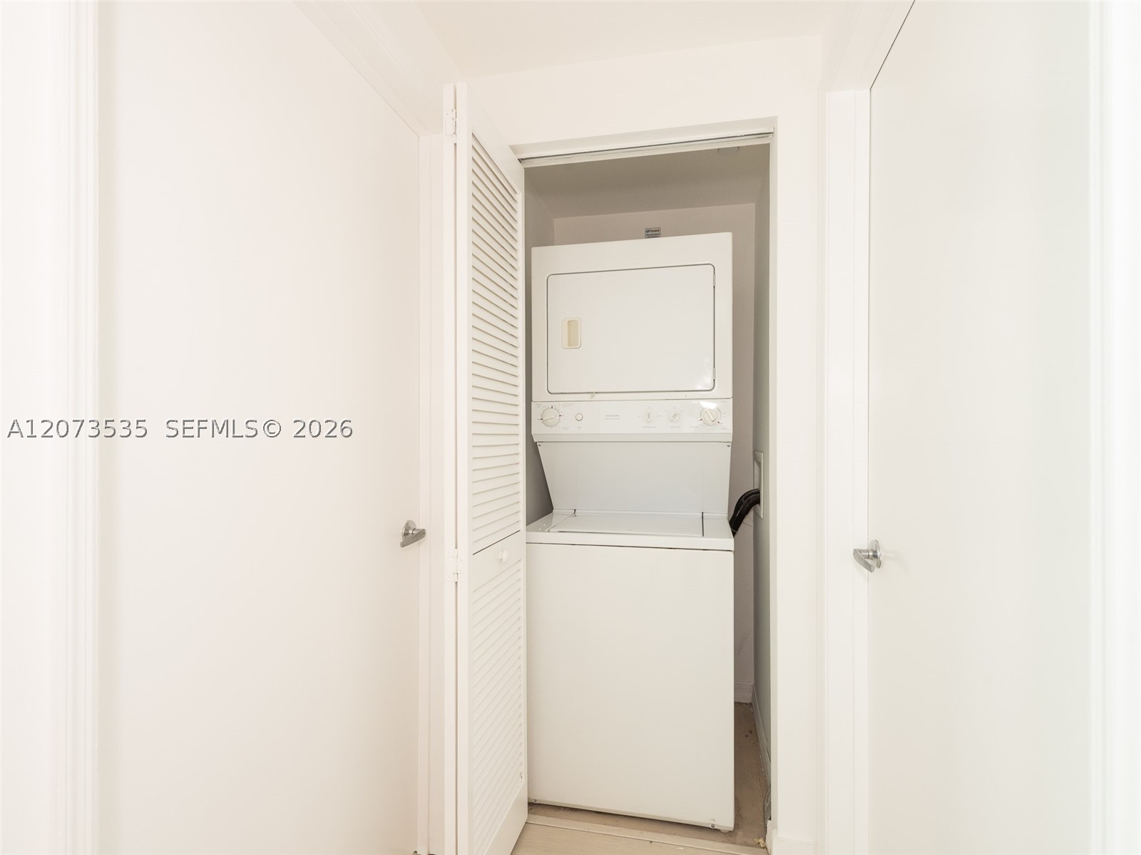 951 Brickell Ave #2709, Miami FL 33131