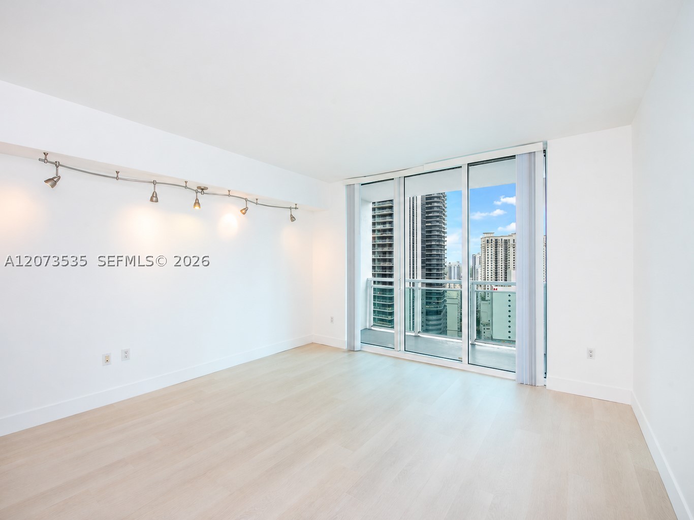 951 Brickell Ave #2709, Miami FL 33131