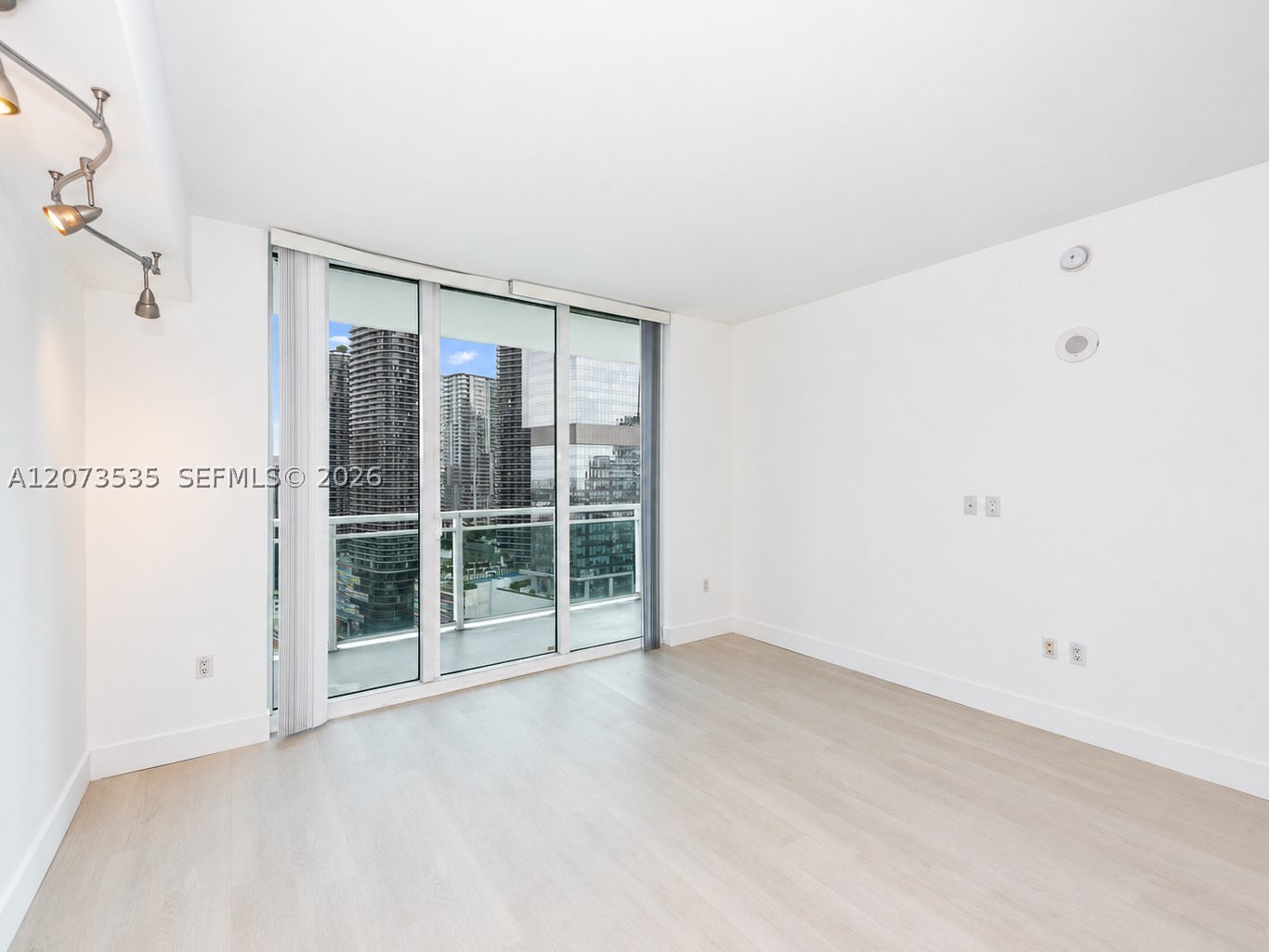 951 Brickell Ave #2709, Miami FL 33131