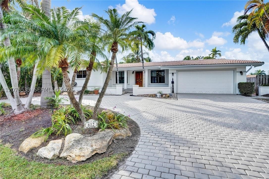 612 Hibiscus Dr, Hallandale Beach FL 33009