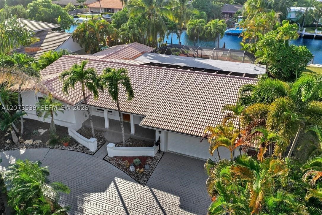 612 Hibiscus Dr, Hallandale Beach FL 33009