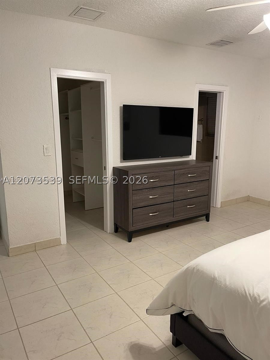 612 Hibiscus Dr, Hallandale Beach FL 33009
