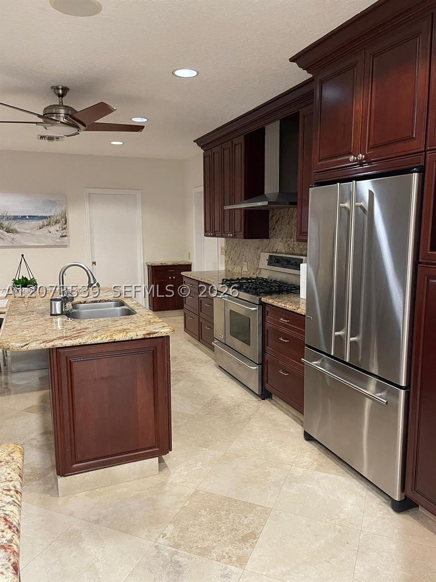 612 Hibiscus Dr, Hallandale Beach FL 33009