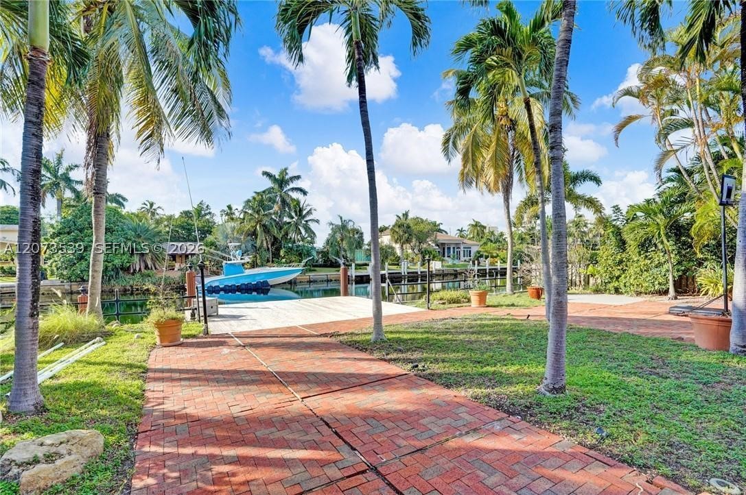 612 Hibiscus Dr, Hallandale Beach FL 33009