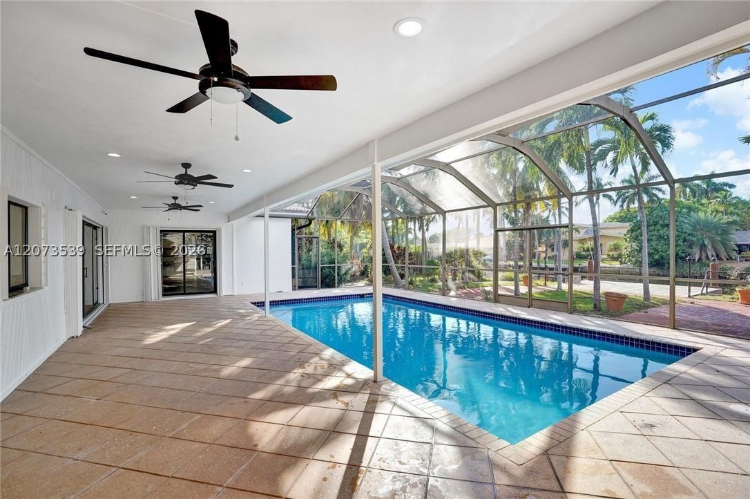 612 Hibiscus Dr, Hallandale Beach FL 33009
