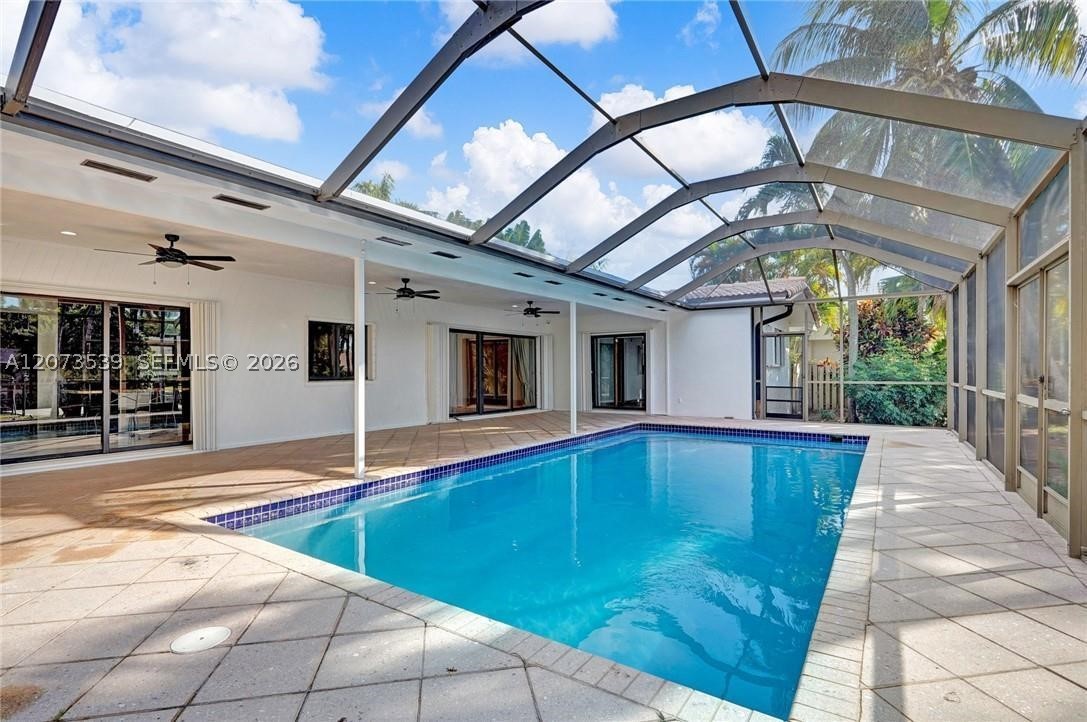 612 Hibiscus Dr, Hallandale Beach FL 33009