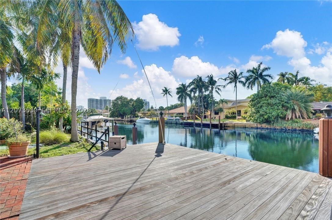 612 Hibiscus Dr, Hallandale Beach FL 33009
