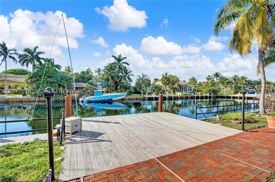 612 Hibiscus Dr, Hallandale Beach FL 33009