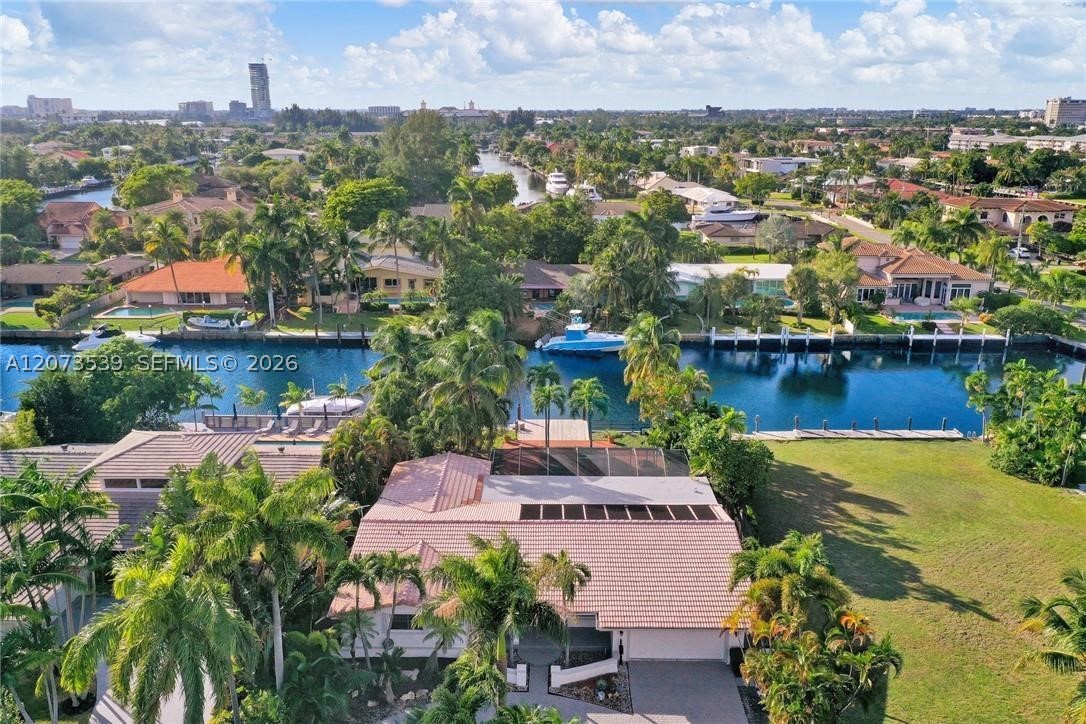 612 Hibiscus Dr, Hallandale Beach FL 33009