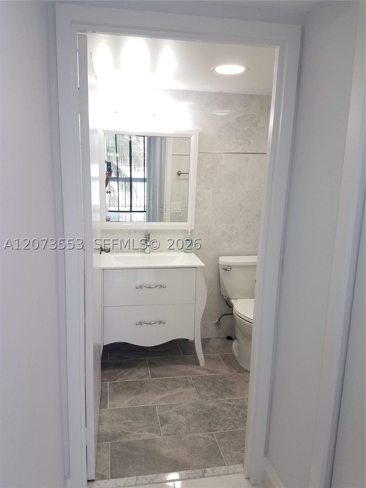 6937 Bay Dr #410, Miami Beach FL 33141