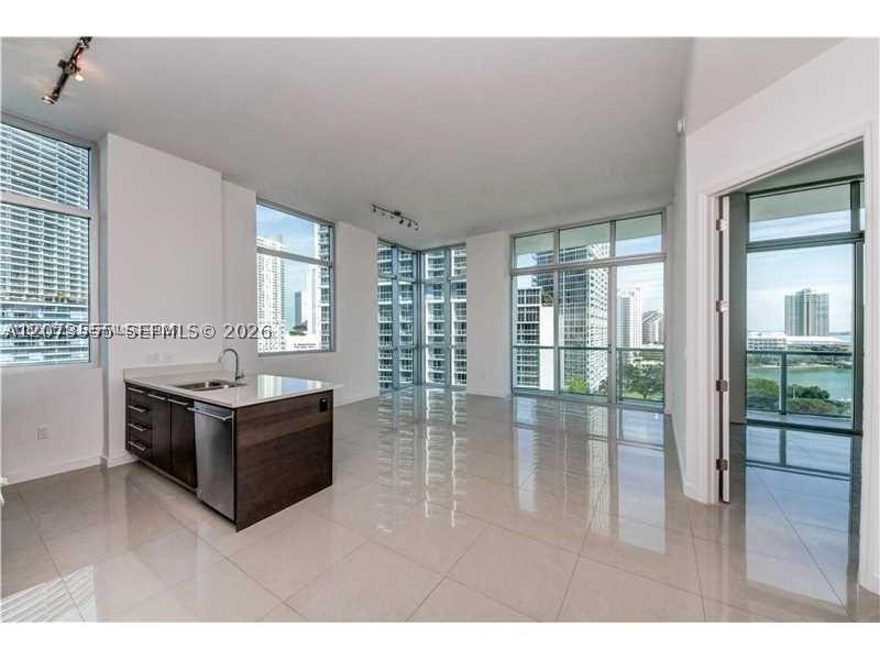500 Brickell Ave #1101, Miami FL 33131