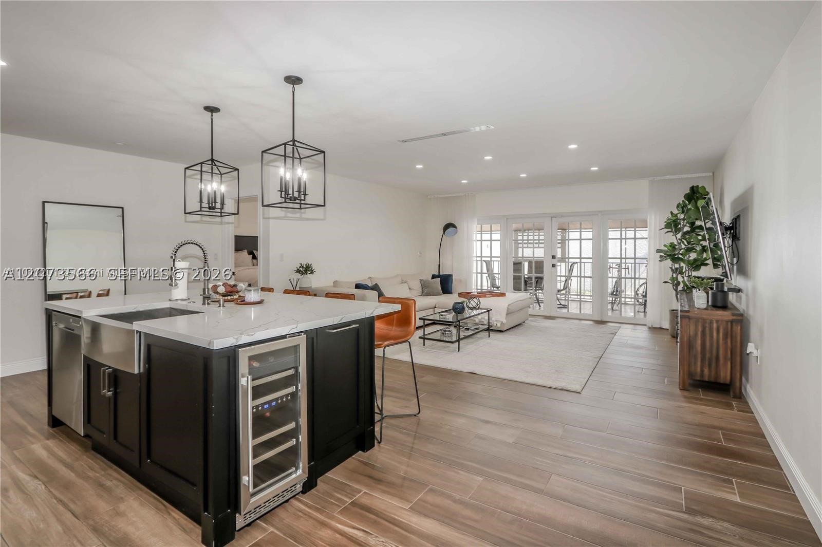 16509 Fox Den Ct, Miami Lakes FL 33014