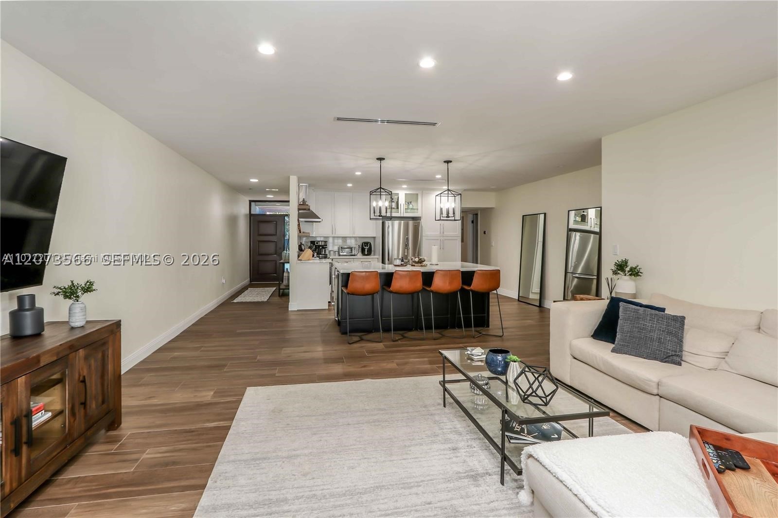 16509 Fox Den Ct, Miami Lakes FL 33014