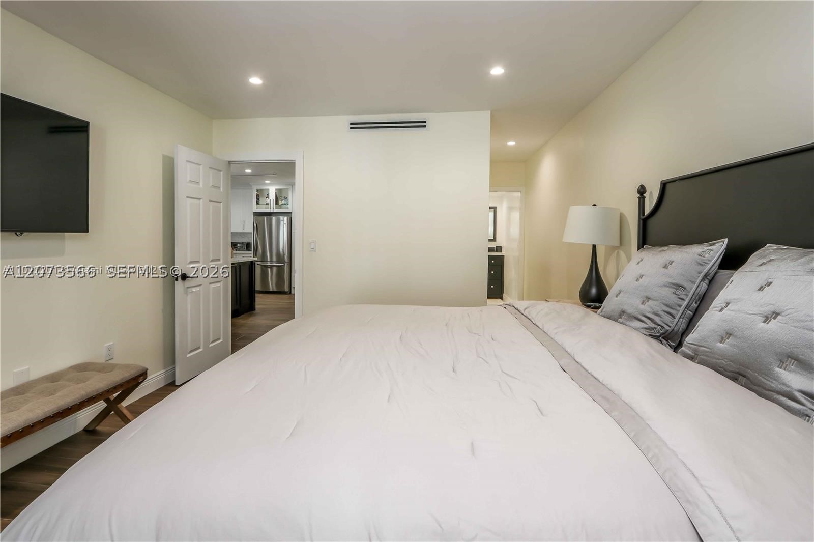 16509 Fox Den Ct, Miami Lakes FL 33014