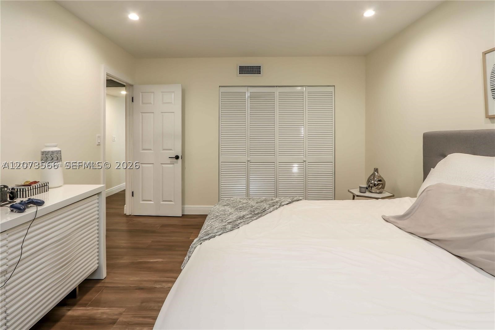 16509 Fox Den Ct, Miami Lakes FL 33014