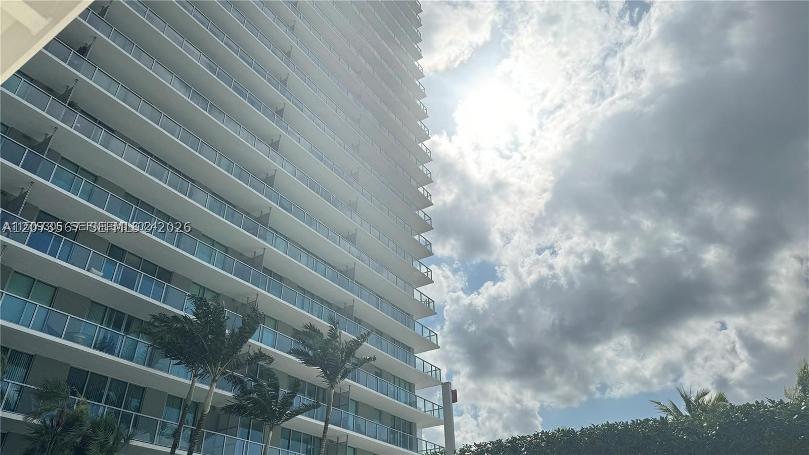 1111 SW 1st #UPH4021-, Miami FL 33130