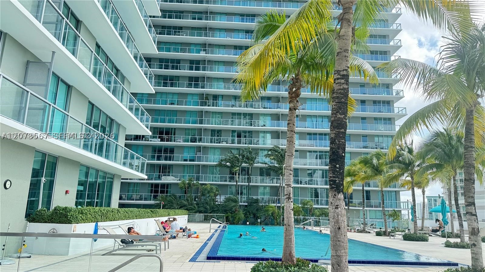 1111 SW 1st #UPH4021-, Miami FL 33130