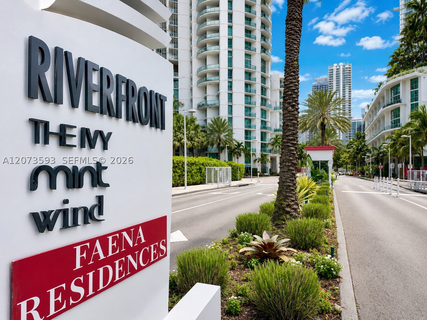 350 S Miami Ave #2215, Miami FL 33130