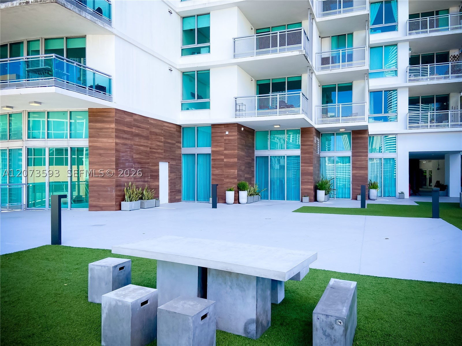 350 S Miami Ave #2215, Miami FL 33130