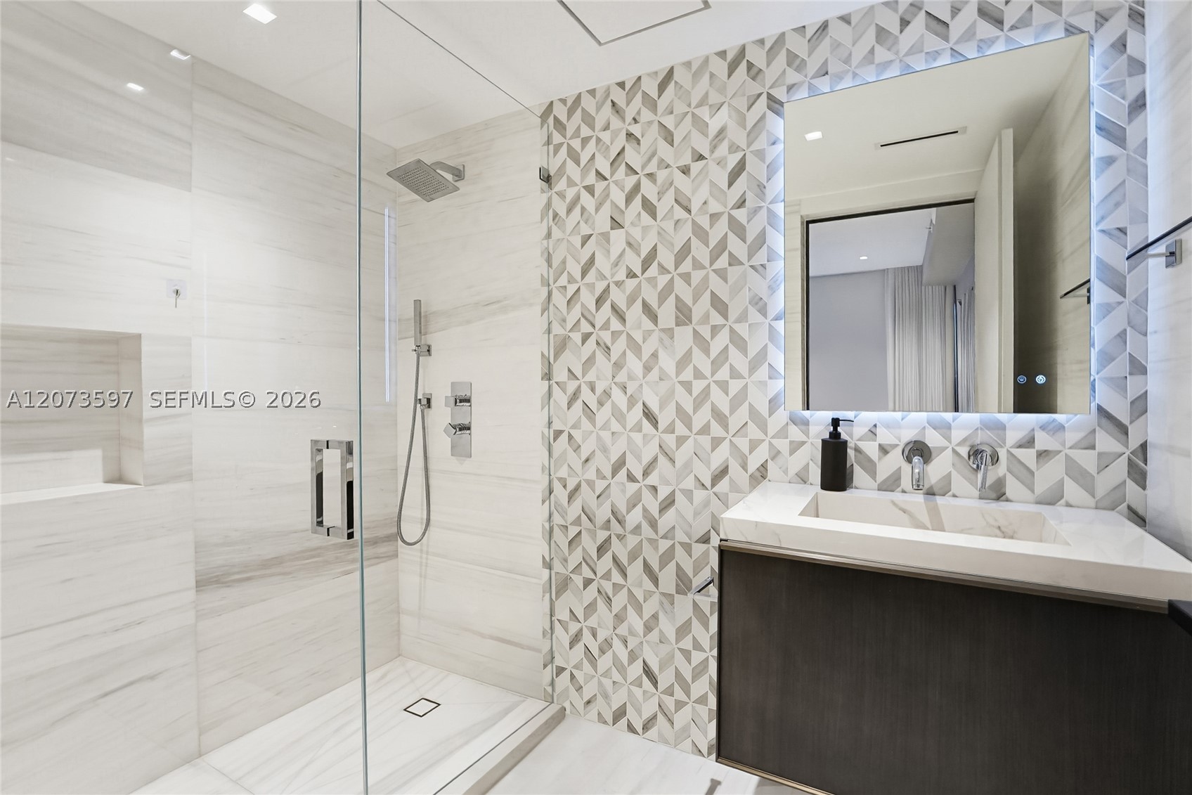 5875 Collins Ave #902, Miami Beach FL 33140