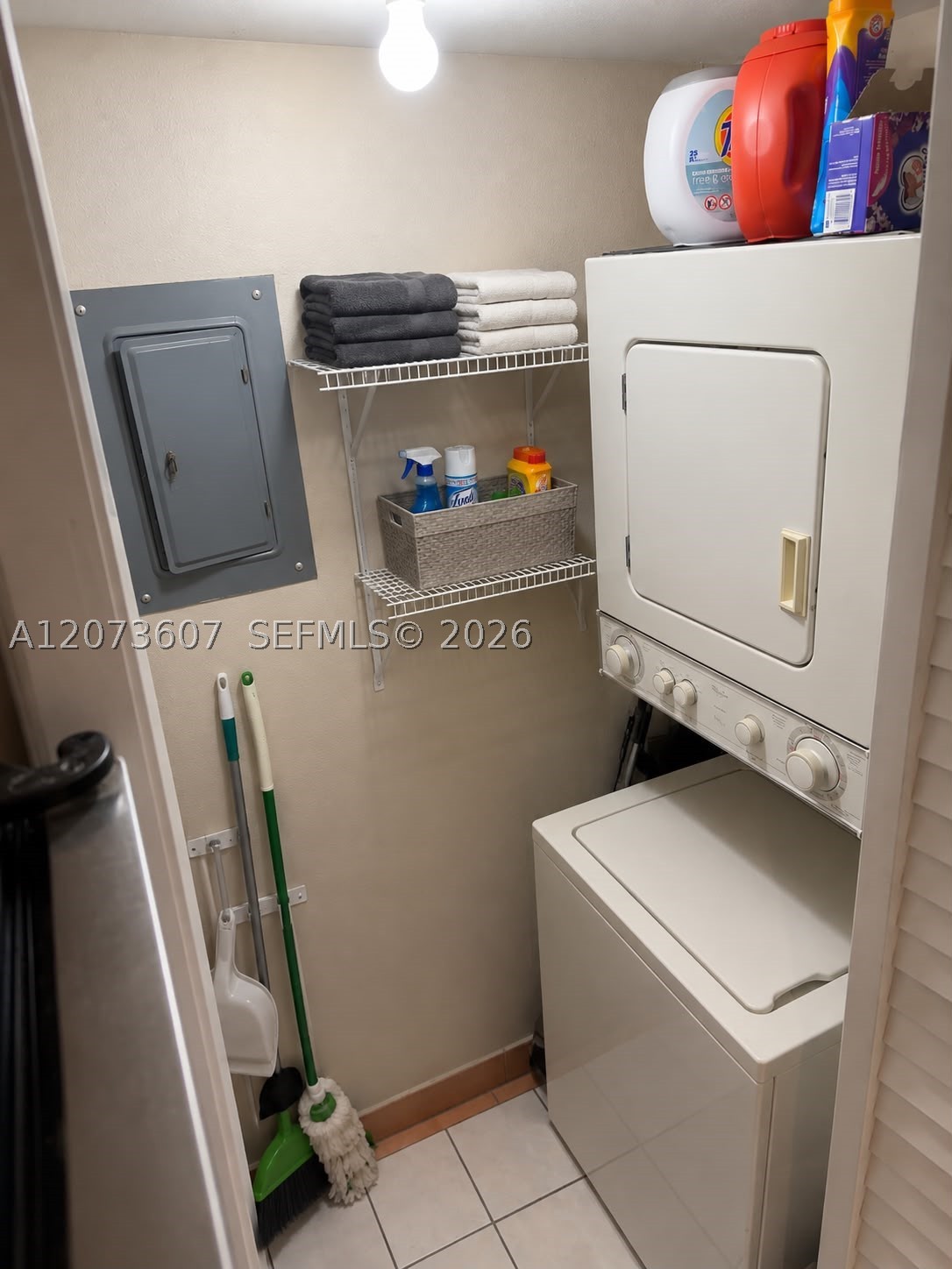 240 Lakeview Dr #109, Weston FL 33326